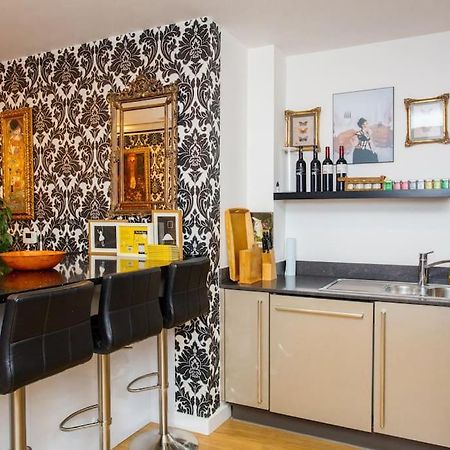 Unique & Welcoming 2Bd Flat In Limehouse Apartment London Bagian luar foto