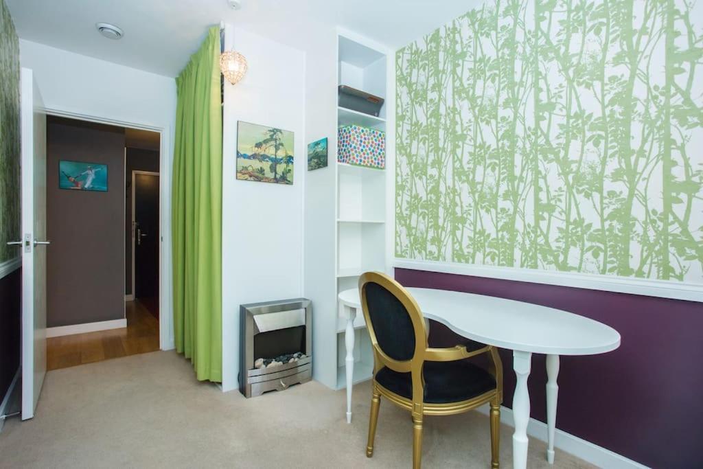 Unique & Welcoming 2Bd Flat In Limehouse Apartment London Bagian luar foto